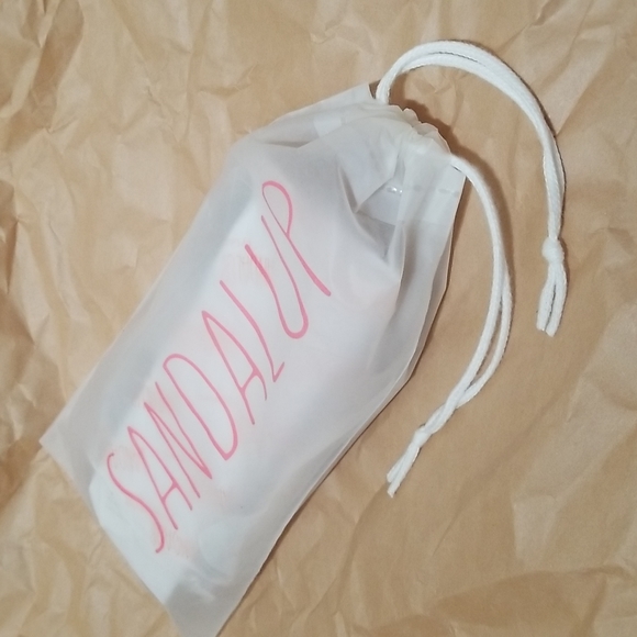 💥3 for $10💥 Sandal Up White Sandal Flats - Picture 9 of 9